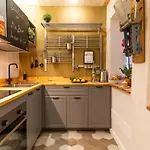 La Casa Di Gio - Bio